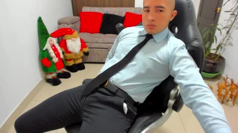 Snapshot of sebastian_oconnor77 chatting on 12-30-24, 03:35 juan sebastian online show from 12-30-24, 03:35