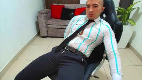 Snapshot of sebastian_oconnor77 chatting on 02-23-25, 03:51 juan sebastian online show from 02-23-25, 03:51