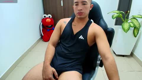 Snapshot of sebastian_oconnor77 chatting on 09-30-25, 12:54 juan sebastian online show from 09-30-25, 12:54