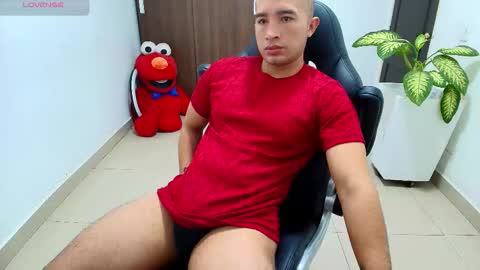 Snapshot of sebastian_oconnor77 chatting on 10-13-25, 12:38 juan sebastian online show from 10-13-25, 12:38