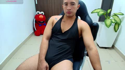 Snapshot of sebastian_oconnor77 chatting on 10-14-25, 12:50 juan sebastian online show from 10-14-25, 12:50