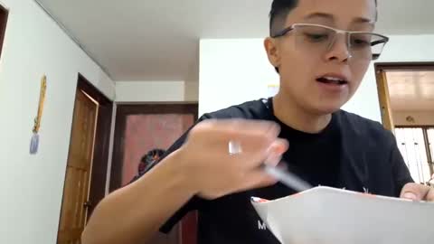 Snapshot of sebastian_posse chatting on 12-31-24, 07:40 Myystiic online show from 12-31-24, 07:40