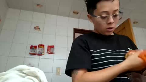 Snapshot of sebastian_posse chatting on 01-09-25, 05:43 Myystiic online show from 01-09-25, 05:43