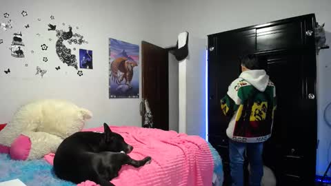 Snapshot of sebastian_posse chatting on 03-08-25, 06:10 Myystiic online show from 03-08-25, 06:10