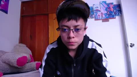 Snapshot of sebastian_posse chatting on 10-12-25, 03:44 Myystiic online show from 10-12-25, 03:44