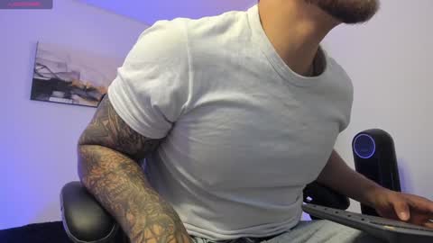 Lucian Sinclair online show from 12-25-24, 01:10