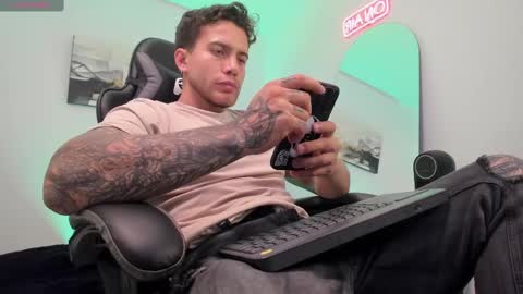 Lucian Sinclair online show from 03-01-25, 01:00