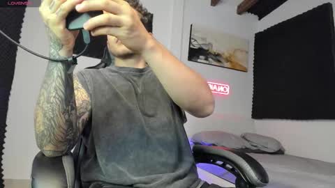 Lucian Sinclair online show from 11-06-25, 01:39