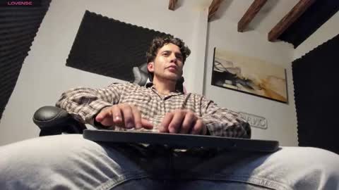 Lucian Sinclair online show from 03-08-26, 02:04