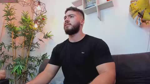 Instagram jeanpaulfit  online show from 04-12-26, 11:32