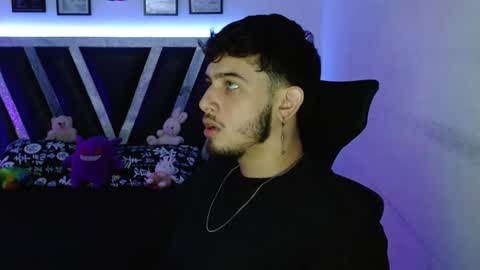 Sebas online show from 10-17-25, 01:25