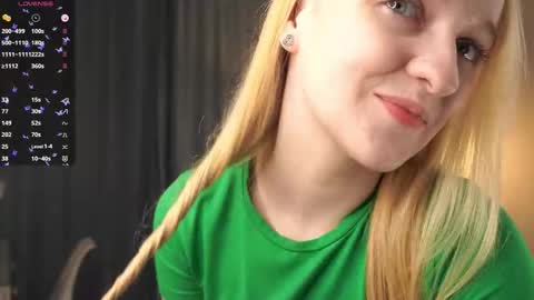 Snapshot of sebrinarainha chatting on 09-26-25, 07:51 Rina online show from 09-26-25, 07:51