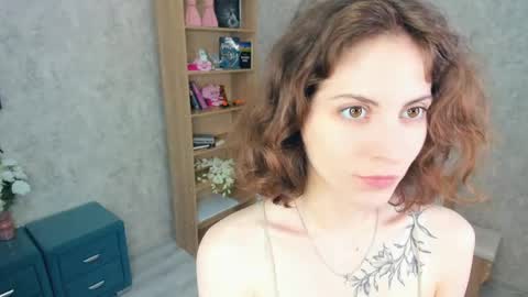 Snapshot of secret_des1res chatting on 06-01-26, 05:53 Mia online show from 06-01-26, 05:53