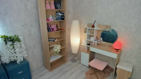 Snapshot of secret_des1res chatting on 06-04-26, 05:02 Mia online show from 06-04-26, 05:02
