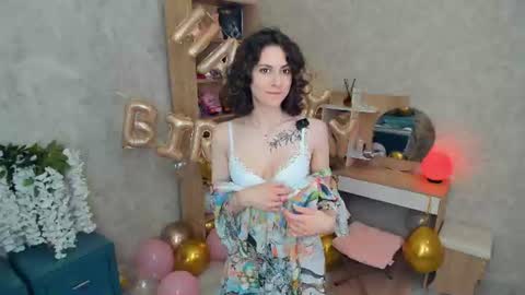 Snapshot of secret_des1res chatting on 06-12-26, 05:28 Mia online show from 06-12-26, 05:28