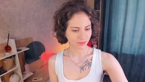 Snapshot of secret_des1res chatting on 07-03-26, 06:09 Mia online show from 07-03-26, 06:09