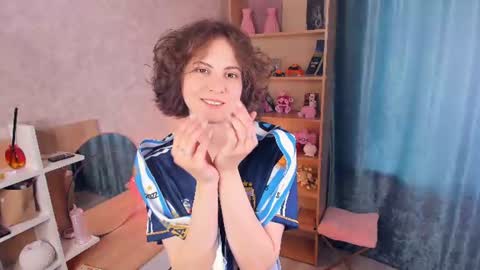 Snapshot of secret_des1res chatting on 07-06-26, 06:10 Mia online show from 07-06-26, 06:10