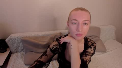 Amanda and  pair in a real life we love each other but can play with you online show from 10-19-25, 09:21