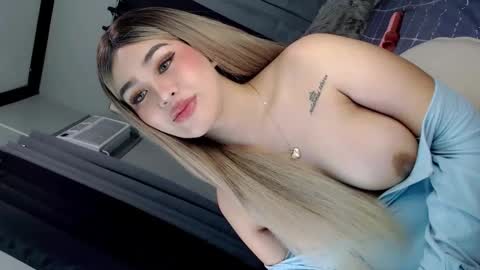 Snapshot of secret_lover22 chatting on 03-05-25, 09:37 Chloe online show from 03-05-25, 09:37