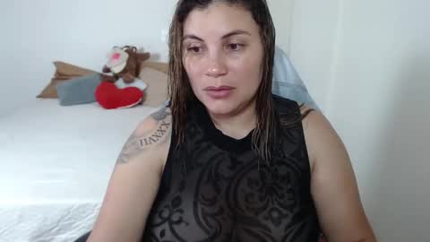 Snapshot of secretdeluxe chatting on 05-01-26, 11:59 Secret Bella online show from 05-01-26, 11:59