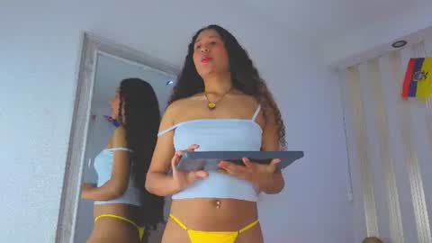 Snapshot of secretestrella chatting on 06-27-26, 03:00 secretestrell online show from 06-27-26, 03:00