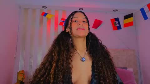 Snapshot of secretestrella chatting on 06-29-26, 03:02 secretestrell online show from 06-29-26, 03:02