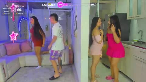 Snapshot of secrethause71605 chatting on 12-19-25, 09:55 NIKOL online show from 12-19-25, 09:55