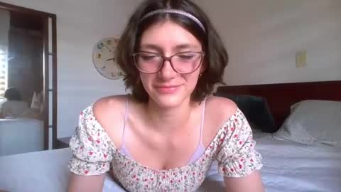 Snapshot of secretprivatebunny chatting on 07-18-26, 06:34 Maria online show from 07-18-26, 06:34