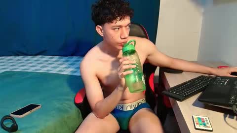 Snapshot of seder_4 chatting on 01-11-26, 04:45 Sebas online show from 01-11-26, 04:45