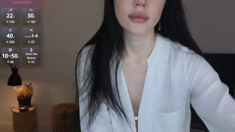 Snapshot of seduced_by_sara chatting on 12-27-24, 01:28 Sara online show from 12-27-24, 01:28