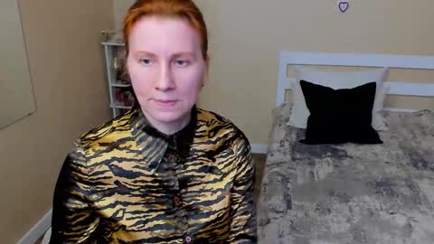 seductive_foxy_ online show from 10-03-25, 10:56