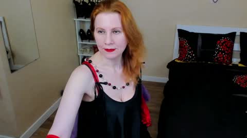 seductive_foxy_ online show from 04-12-26, 06:02