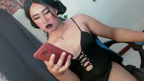 Snapshot of seductive_scarllete chatting on 11-30-25, 01:53 SCARLETTE online show from 11-30-25, 01:53