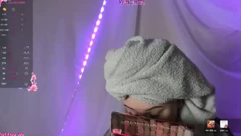 Snapshot of seductive_she_wolf chatting on 06-21-26, 07:22 seductive_she_wolf online show from 06-21-26, 07:22