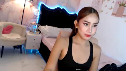 Snapshot of seductive_vana chatting on 09-09-25, 06:40 Vanessa online show from 09-09-25, 06:40