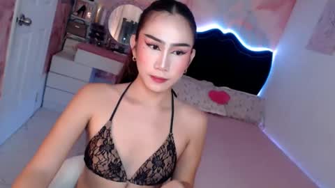 Snapshot of seductive_vana chatting on 05-16-26, 12:18 Vanessa online show from 05-16-26, 12:18
