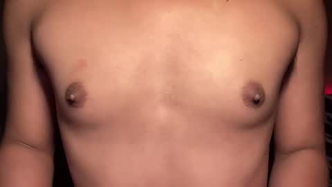 Snapshot of seductive_william chatting on 03-19-26, 02:32 William online show from 03-19-26, 02:32