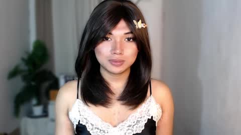 Snapshot of seductivedeluxe69 chatting on 05-14-26, 06:42 Deluxe online show from 05-14-26, 06:42