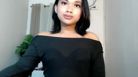 Snapshot of seductivedeluxe69 chatting on 05-29-26, 06:06 Deluxe online show from 05-29-26, 06:06