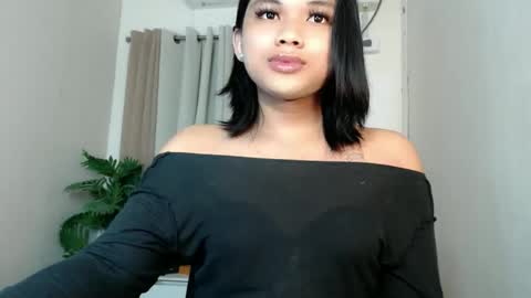 Snapshot of seductivedeluxe69 chatting on 06-04-26, 04:35 Deluxe online show from 06-04-26, 04:35