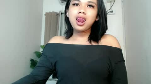 Snapshot of seductivedeluxe69 chatting on 06-25-26, 08:57 Deluxe online show from 06-25-26, 08:57