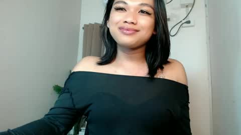 Snapshot of seductivedeluxe69 chatting on 07-07-26, 04:22 Deluxe online show from 07-07-26, 04:22