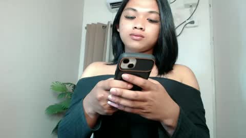 Snapshot of seductivedeluxe69 chatting on 07-13-26, 09:06 Deluxe online show from 07-13-26, 09:06