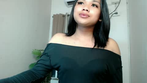 Snapshot of seductivedeluxe69 chatting on 07-14-26, 09:47 Deluxe online show from 07-14-26, 09:47