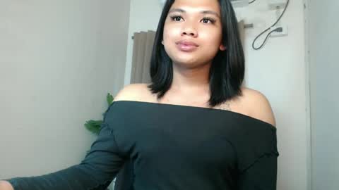 Snapshot of seductivedeluxe69 chatting on 07-18-26, 01:54 Deluxe online show from 07-18-26, 01:54