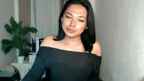 Snapshot of seductivedeluxe69 chatting on 07-29-26, 08:56 Deluxe online show from 07-29-26, 08:56