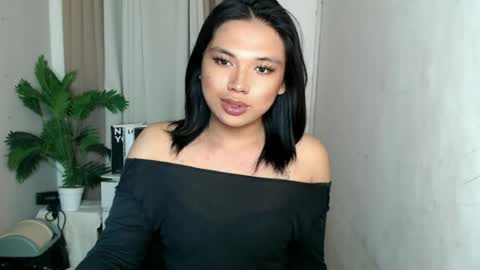 Snapshot of seductivedeluxe69 chatting on 07-30-26, 01:21 Deluxe online show from 07-30-26, 01:21