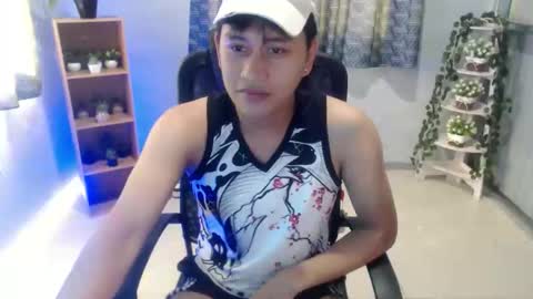 Snapshot of seductivee_bigcock chatting on 10-17-25, 07:22 John online show from 10-17-25, 07:22