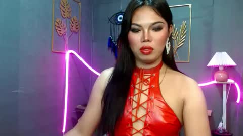 Snapshot of seductress_lust chatting on 10-18-25, 11:33 cassie online show from 10-18-25, 11:33