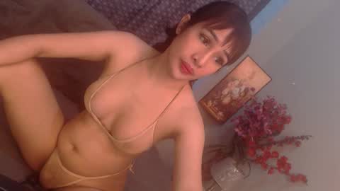 Snapshot of seductresstsjulia chatting on 01-28-25, 09:30 Julia Starlette online show from 01-28-25, 09:30